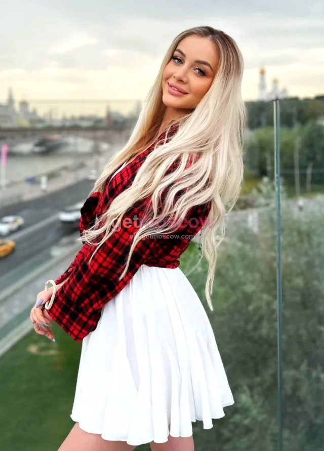 Александра — проститутка у метро Варшавская